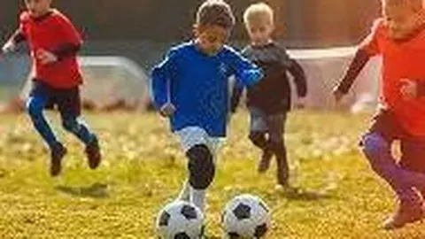 郎朗与吉娜共奏琴音，十指交缠情深意长